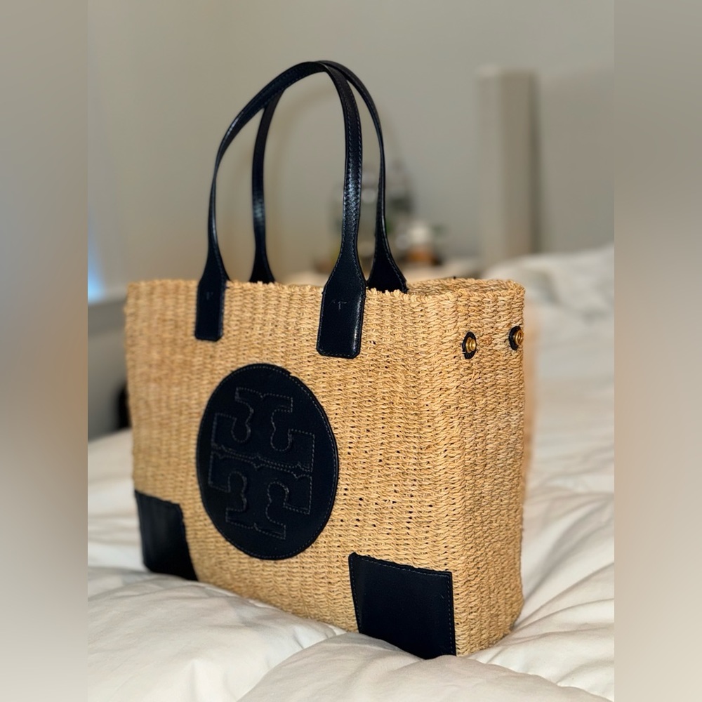 TORY BURCH STRAW ELLA TOTE BAG. EXCELLENT USED CONDITION.